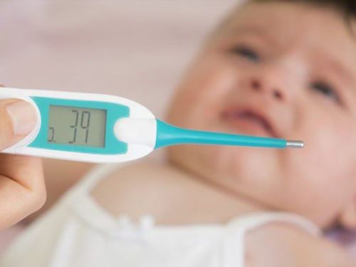 Có nhiều yếu tố ảnh hưởng tới vấn đề bé 16 tháng nặng 9kg như sốt cao