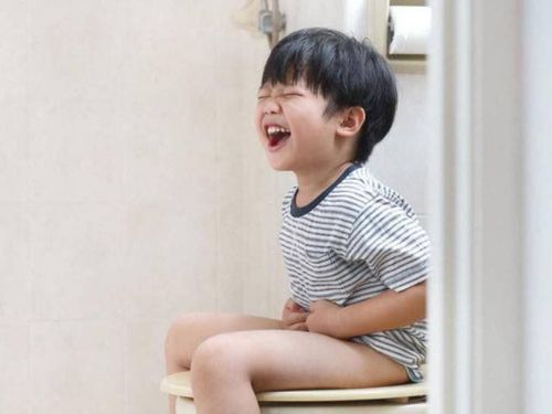 Worried because 3-year-old children have prolonged constipation