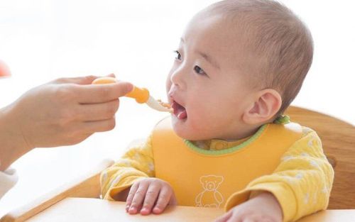 Methods of feeding babies weaning and advantages and disadvantages