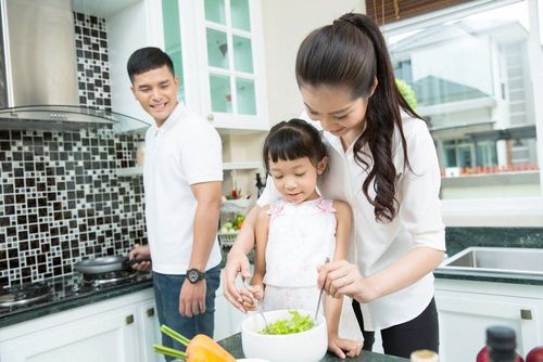 Tips for parents so that autistic children can help parents with housework