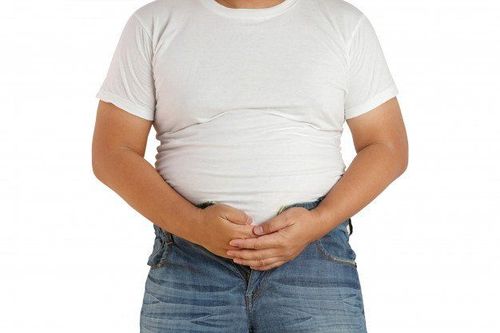 Is it okay for a hepatitis B patient to have a fever with abdominal bloating?