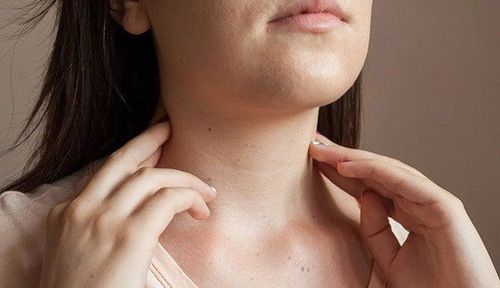 Wrinkles in the neck: Causes and solutions