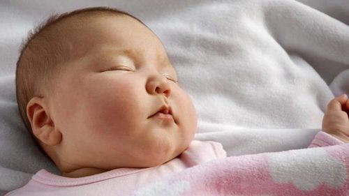 Mềm sụn thanh quản ở trẻ sơ sinh có nguy hiểm không?