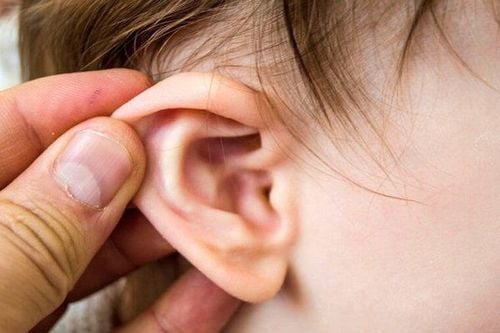 Trẻ viêm tai giữa điều trị như thế nào?