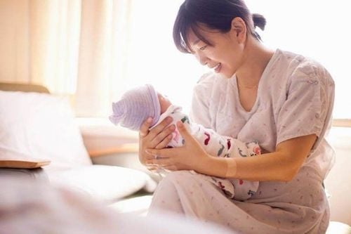 Breastfeeding, should use stool softener for mothers after birth?