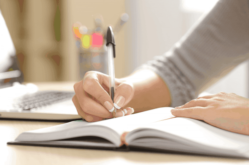 Trầm cảm tuổi dậy thì có thể do áp lực học tập gây nên