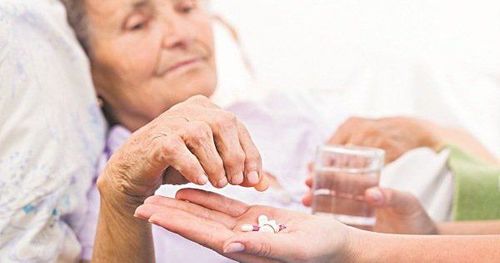 Nhóm thuốc điều trị Parkinson là một trong các loại thuốc gây táo bón