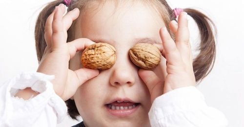 Is it good for children to eat walnuts?