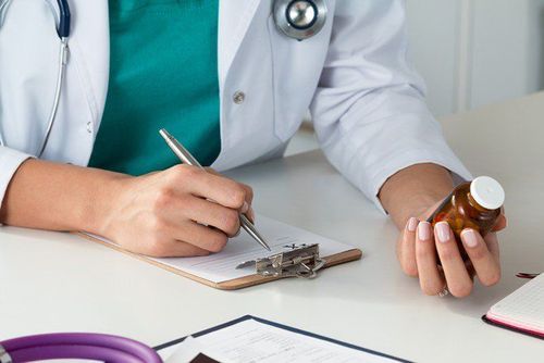 Bác sĩ điều trị cao huyết áp ở trẻ em có thể sử dụng thuốc trong trường hợp cần thiết