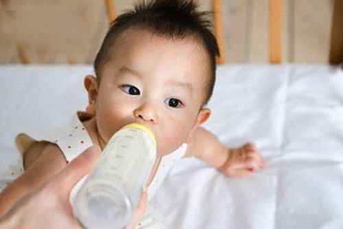 Feeding Your Baby Right: How to Determine Milk Quantity by Weight