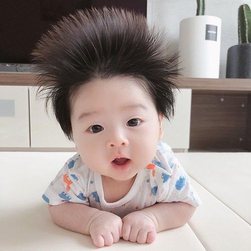 “Làm thế nào để trẻ nhanh mọc tóc” là thắc mắc của nhiều bậc phụ huynh