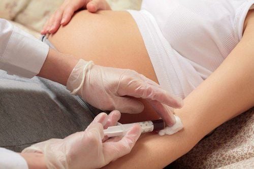 Giải đáp bà bầu cần xét nghiệm máu khi nào?