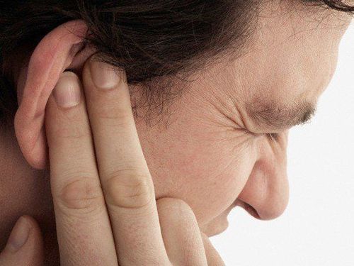 Nam giới ù tai sau khi vá màng nhĩ nguyên nhân là gì?