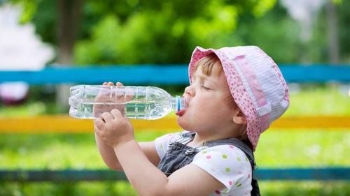 Is it good for children to drink a lot of water?