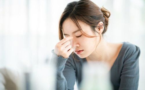 Nữ giới mắt lé có nên phẫu thuật không?