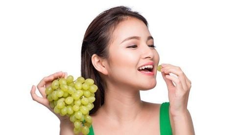 Eating grapes before sleeping can slow down the aging process