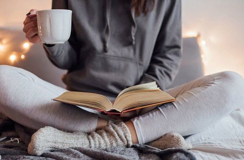 Benefits of reading a book before going to bed