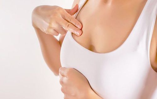 Phương pháp massage trị tắc tia sữa được nhiều người quan tâm