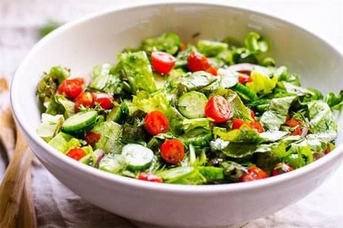 
Salad tươi đã chế biến là thực phẩm dễ bị nhiễm vi khuẩn
