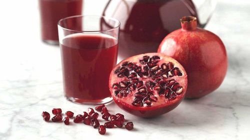 Người mắc ung thư tuyến tiền liệt nên sử dụng nước ép lựu ở giải đoạn đầu của bệnh