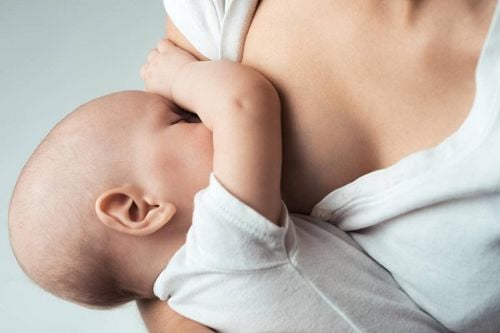 What medicine should be used for worm infection while breastfeeding?