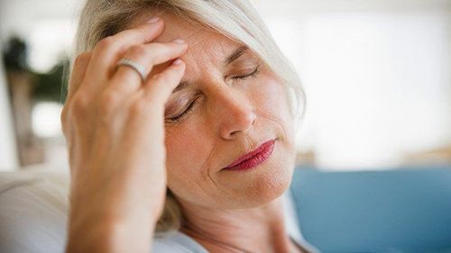 Giải đáp đau nửa đầu kiêng ăn gì?