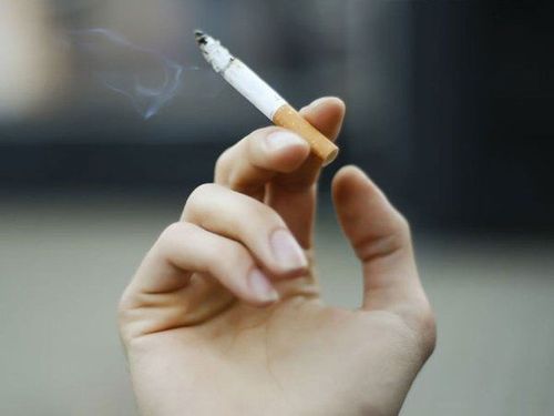 Smoking cravings: 10 tips to overcome them