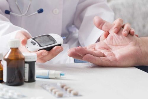 Mức đường huyết 202 mmol/ dL có sao không?