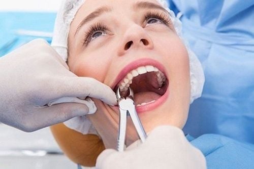 Is tooth extraction dangerous?