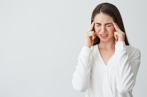 Điều trị đau đầu mãn tính thế nào?