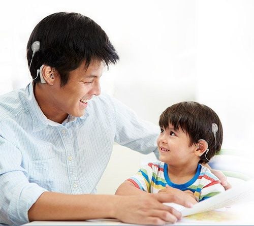 Chỉ định cấy ốc tai điện tử cho trẻ em