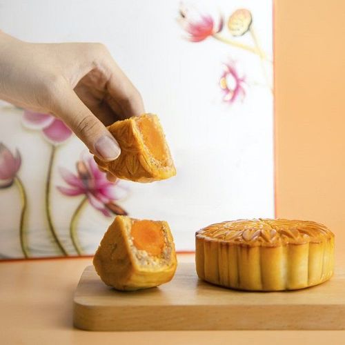 How to eat moon cake without getting fat?