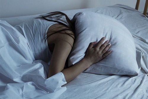 Mất ngủ kéo dài điều trị dứt điểm ra sao?