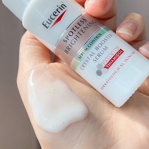 Vì sao Eucerin Spotless Brightening Sebum Control Crystal Booster Serum được coi là tinh chất dưỡng sáng da trị nám hàng đầu thế giới?