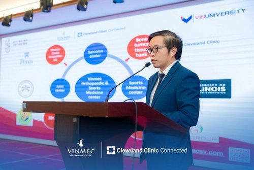 
GS.TS.BS Trần Trung Dũng – Giám đốc Trung tâm CTCH & YHTT Vinmec gây bất ngờ với thông tin về việc áp dụng AI trong phẫu thuật chỉnh hình mà Vinmec đang nghiên cứu
