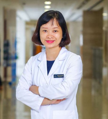 Pharmacist Hoang Lan Nhung