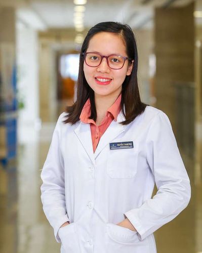 Pharmacist Nguyen Thi Thanh Nga