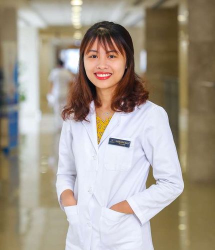 Pharmacist Pham Hong Ngoc