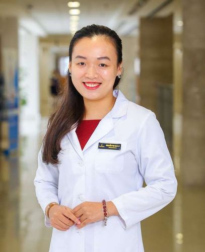 Pharmacist Nguyen Thi Hoai Ly