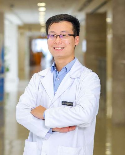 Pharmacist Nguyen Van Thang