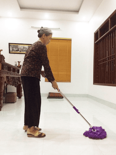 Being able to move and do household chores may seem simple for many people, but for Mrs. Xuan, this was almost unimaginable in the past.