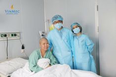 A woman in her 50s, diagnosed with multiple myeloma, recovers through a stem cell transplant.